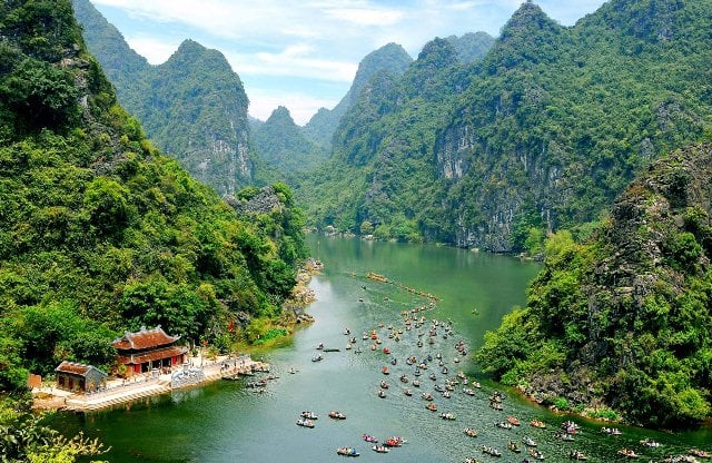 Day 02: HaLong - Ninh Binh - Trang An