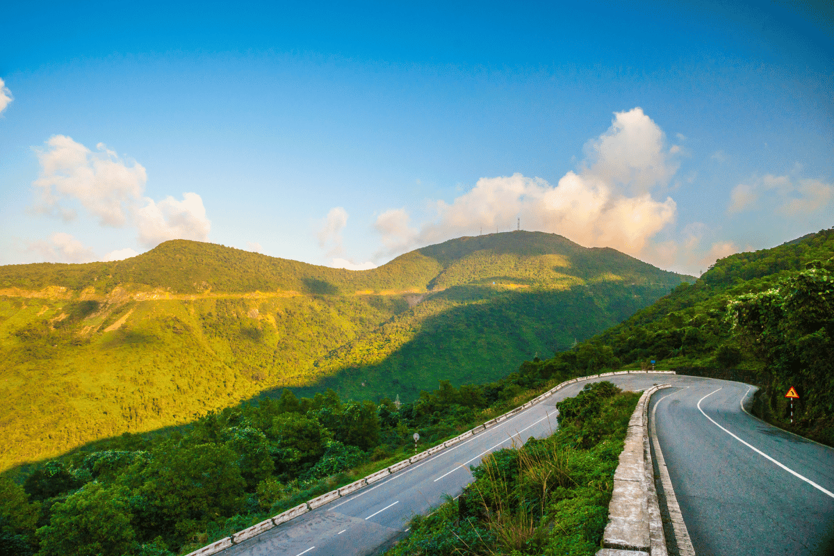 From Hoi An/Da Nang: Hue City Tour with Dinner & Salt Coffee
