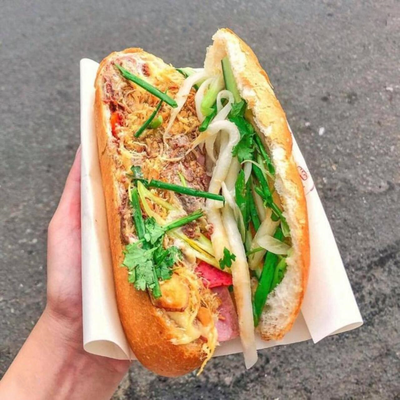 Ho Chi Minh City: Guided Local Food Tour with Tastings