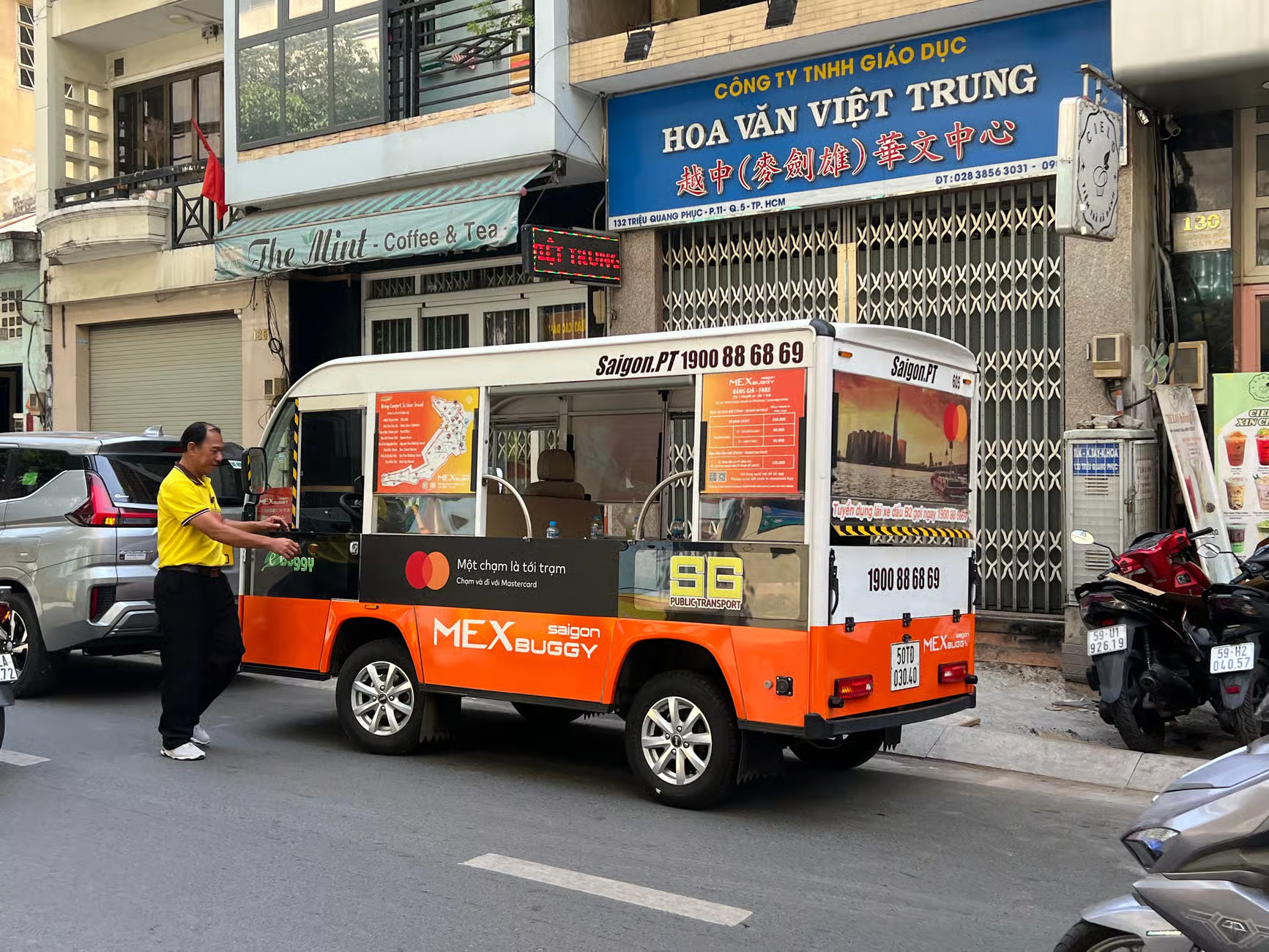 Ho Chi Minh City: Chinatown Buggy Tour with Lunch