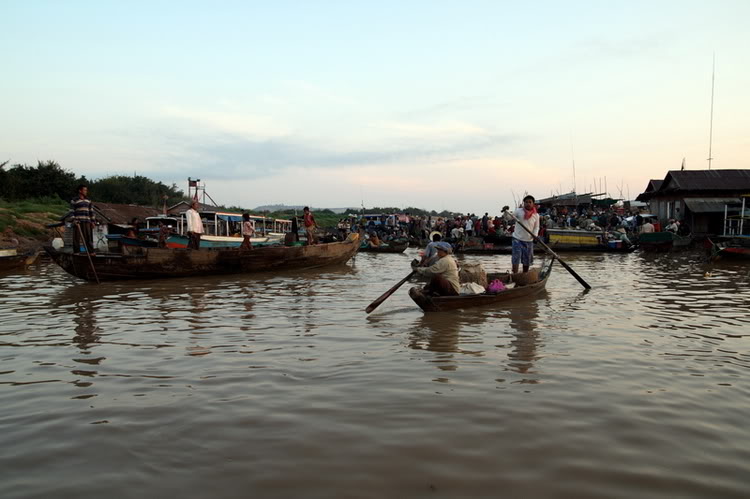 Day 03: TONLE SAP BOAT TOUR