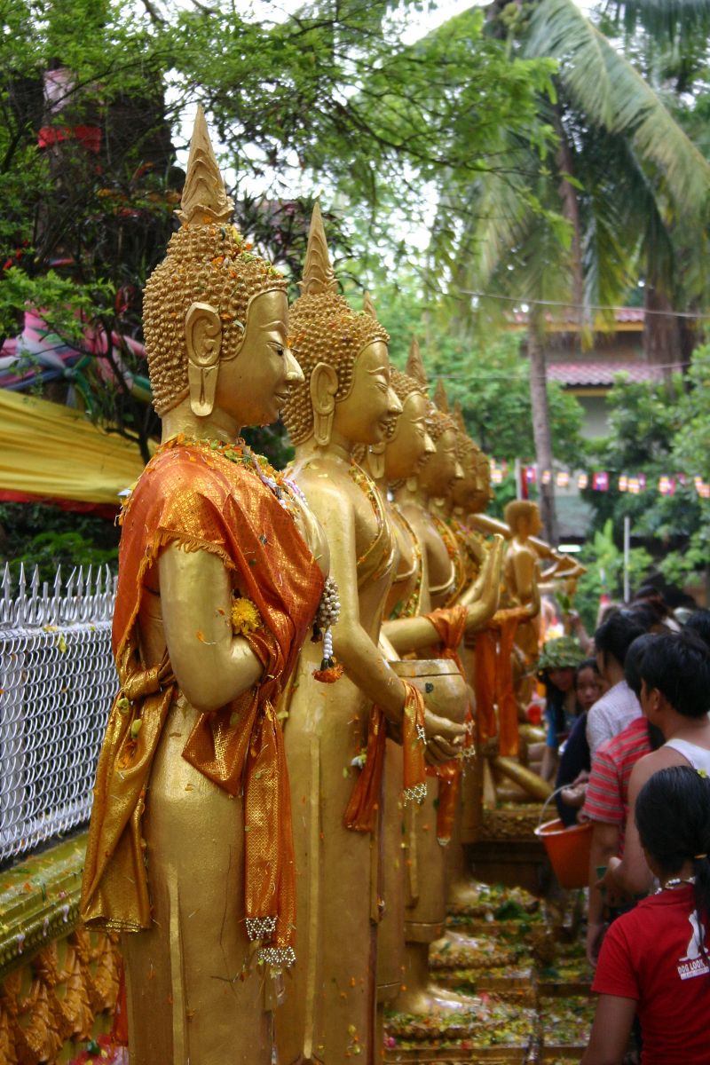 DAY 10: VIENTIANE (B/L/D)