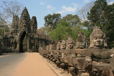 DAY 12: PHNOM PENH - SIEM REAP (B/L/D)